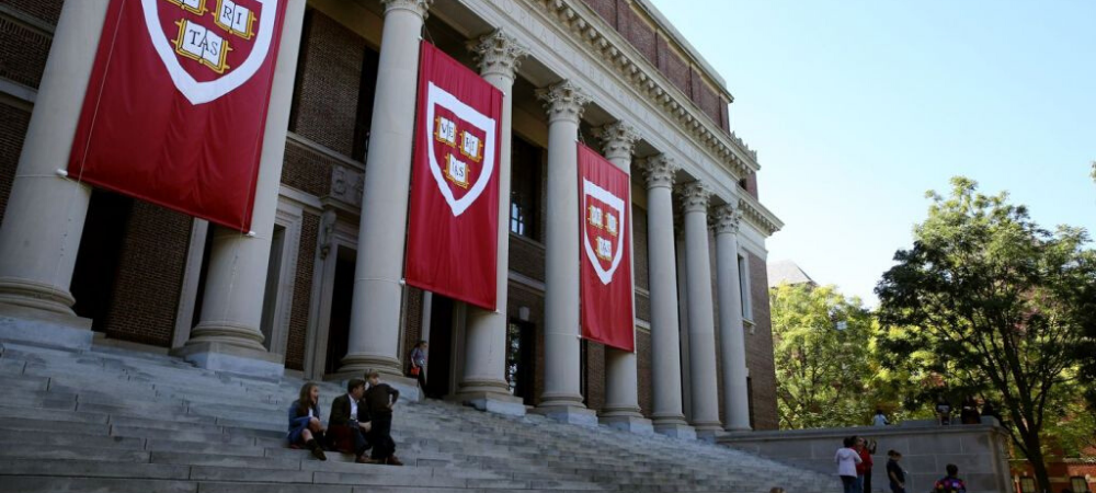 Harvard implementa clases online para estudiantes regulares